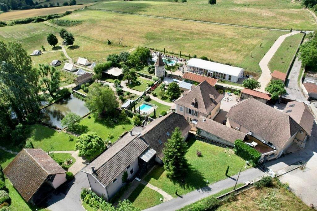 Domaine De Suzel Hotel Vignieu Bagian luar foto